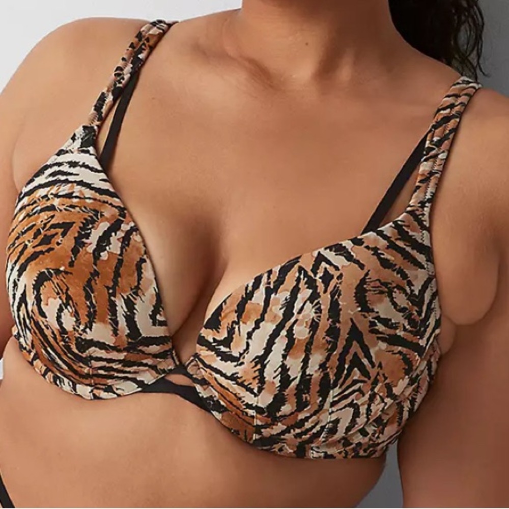 MWT 40DDD Cacique Strappy Boost Plunge Animal Print Black Bra.